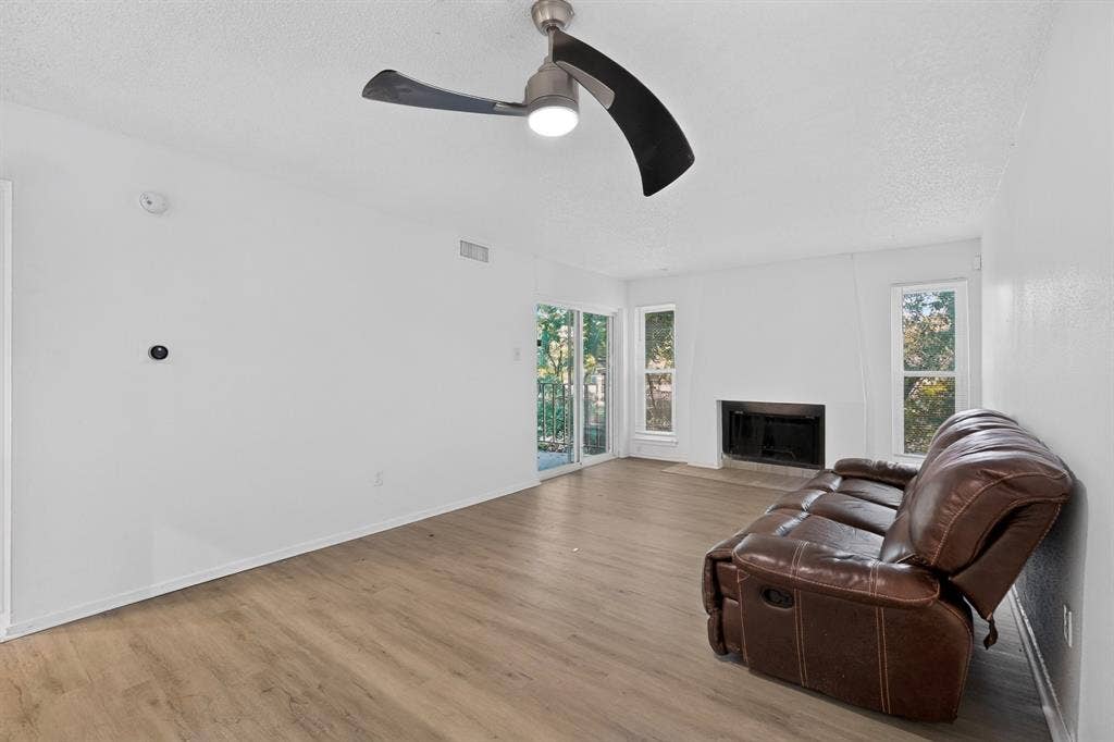 6050 Melody Lane, #227, Dallas, TX 75231 6050 Melody Lane, #227, Dallas, TX 75231