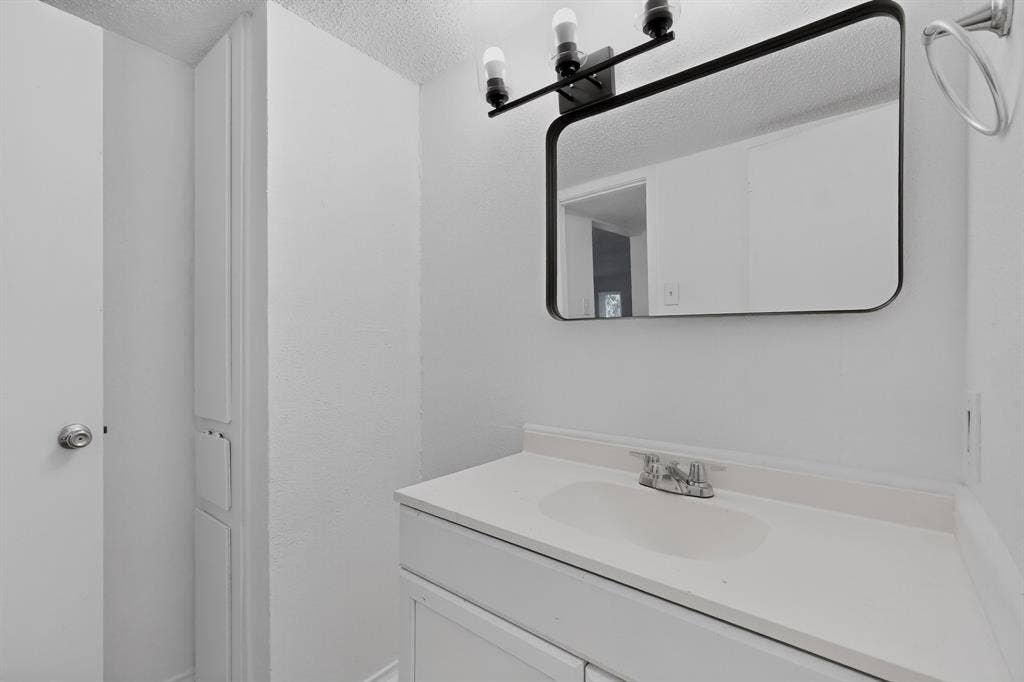 6050 Melody Lane, #227, Dallas, TX 75231 6050 Melody Lane, #227, Dallas, TX 75231