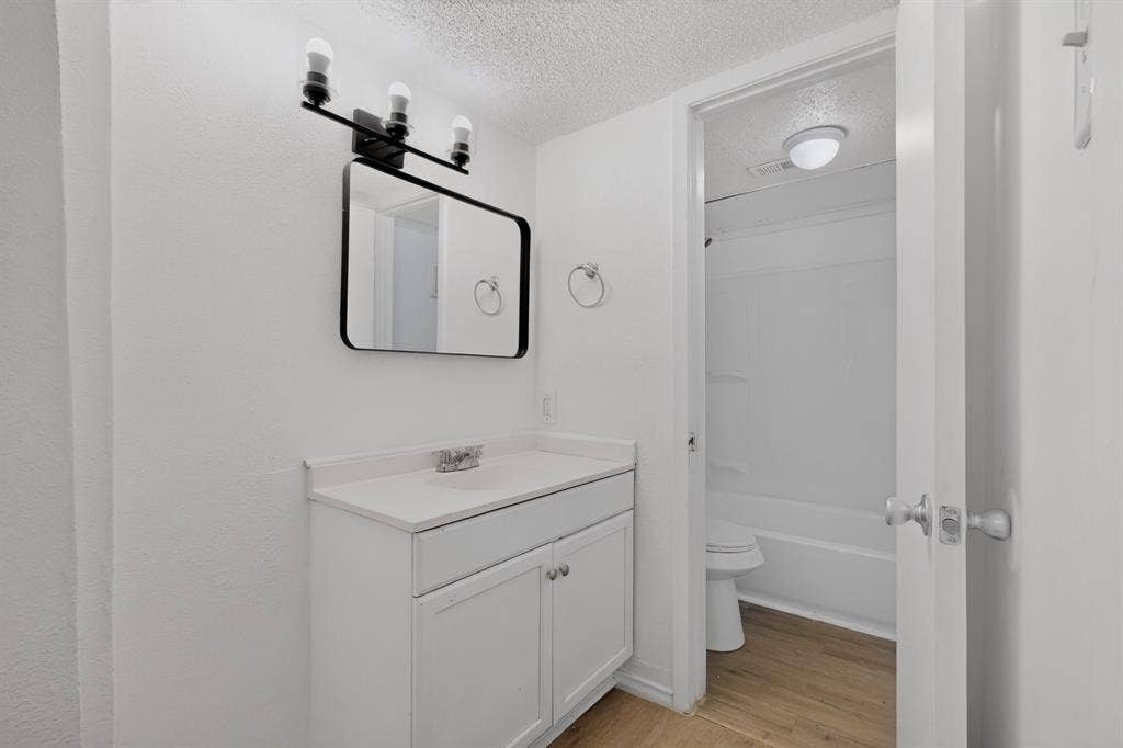 6050 Melody Lane, #227, Dallas, TX 75231 6050 Melody Lane, #227, Dallas, TX 75231