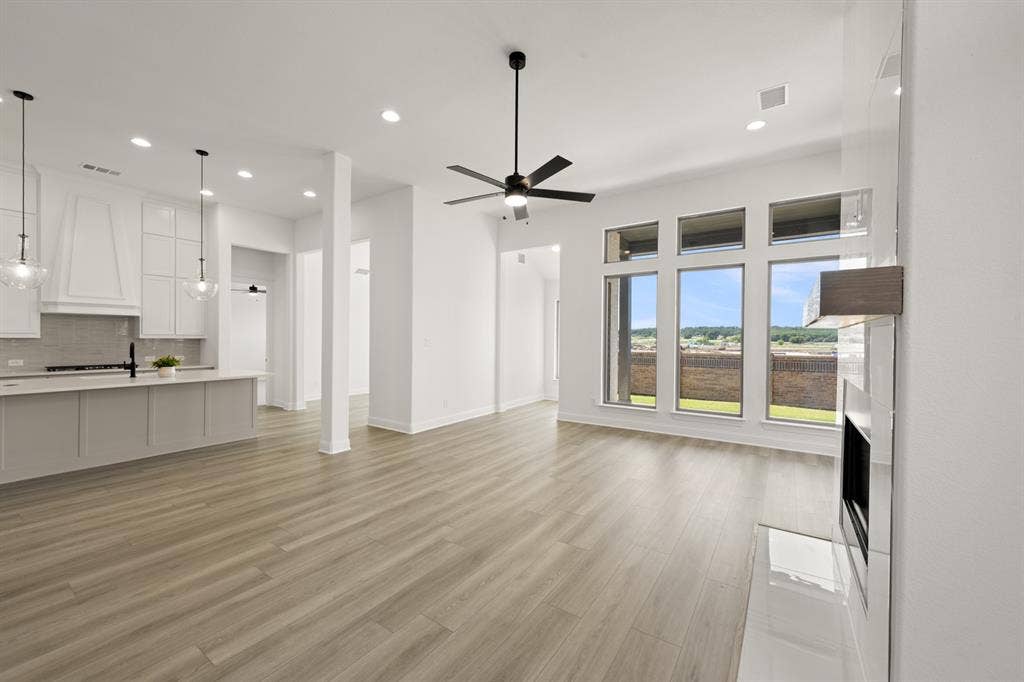 2608 Alyssa Street, Burleson, TX 76028 2608 Alyssa Street, Burleson, TX 76028