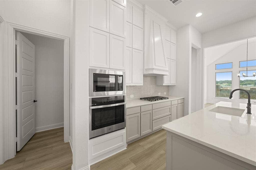 2608 Alyssa Street, Burleson, TX 76028 2608 Alyssa Street, Burleson, TX 76028