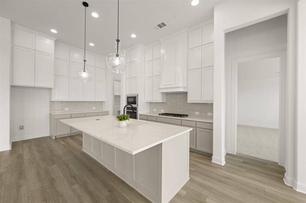 2608 Alyssa Street, Burleson, TX 76028 2608 Alyssa Street, Burleson, TX 76028