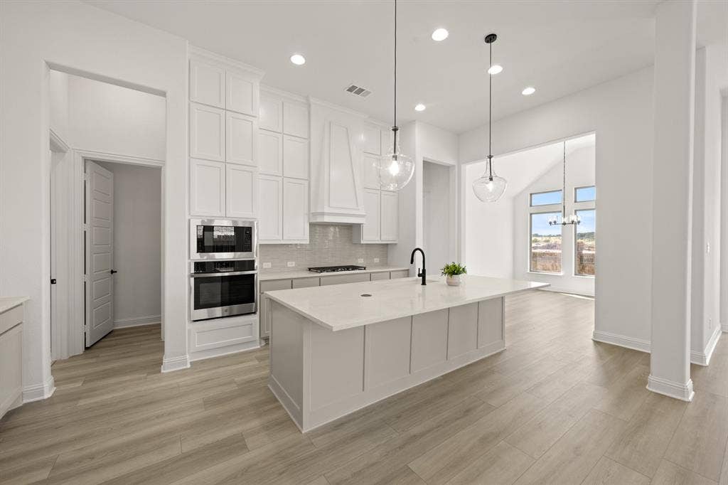 2608 Alyssa Street, Burleson, TX 76028 2608 Alyssa Street, Burleson, TX 76028