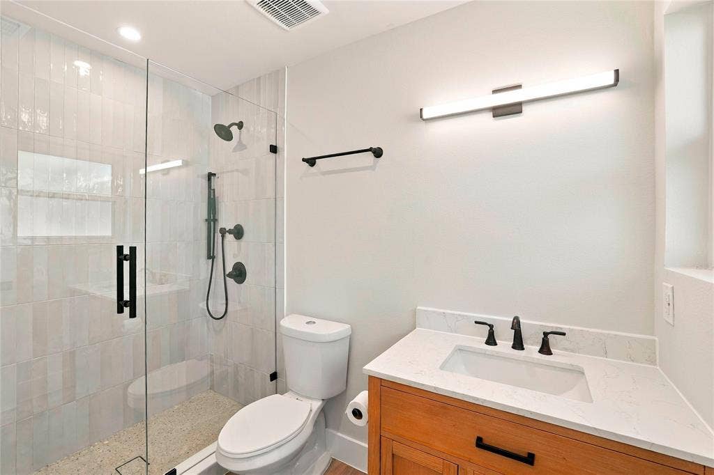 2960 Amber Lane, Farmers Branch, TX 75234 2960 Amber Lane, Farmers Branch, TX 75234
