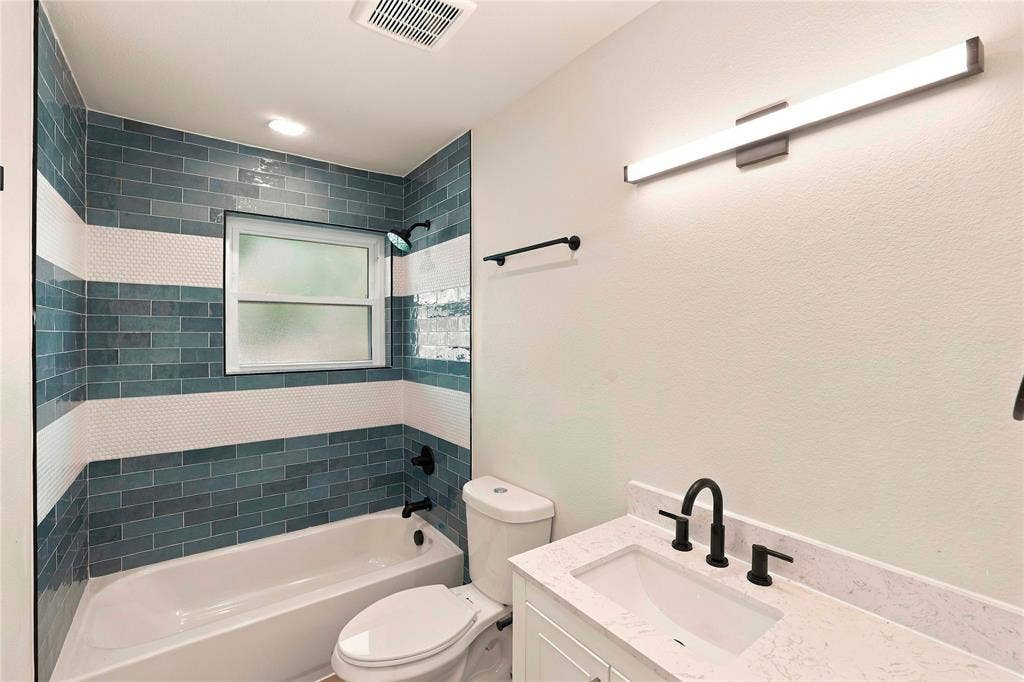 2960 Amber Lane, Farmers Branch, TX 75234 2960 Amber Lane, Farmers Branch, TX 75234