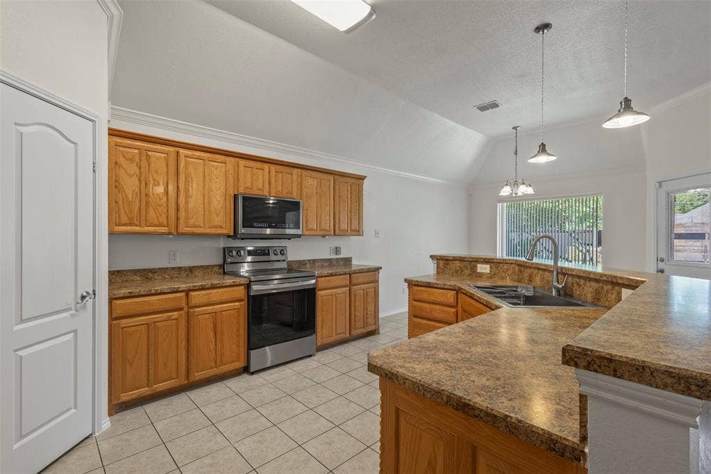 7713 Buck Street, North Richland Hills, TX 76182