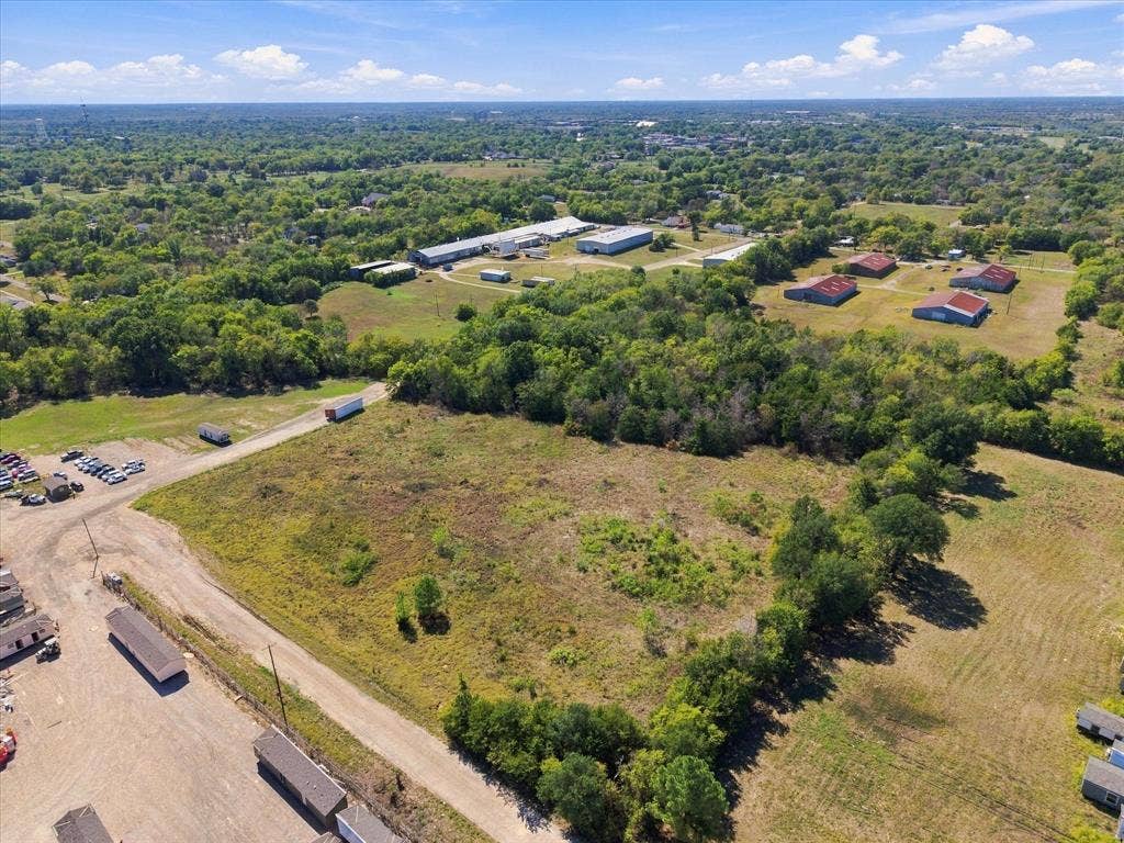 TBD N Neal Street, Commerce, TX 75428 Great investment opportunity with this almost 8 acre parcel near downtown Commerce and near Texas A& M University -Commerce