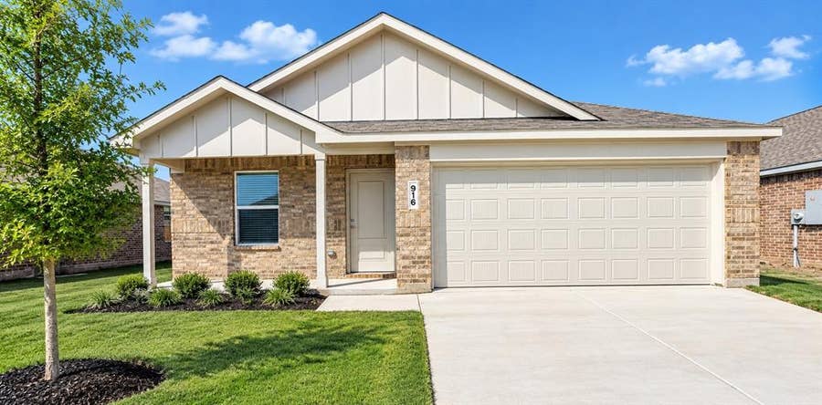 Property photo for 916 Prestonwood Lane, Keene, TX