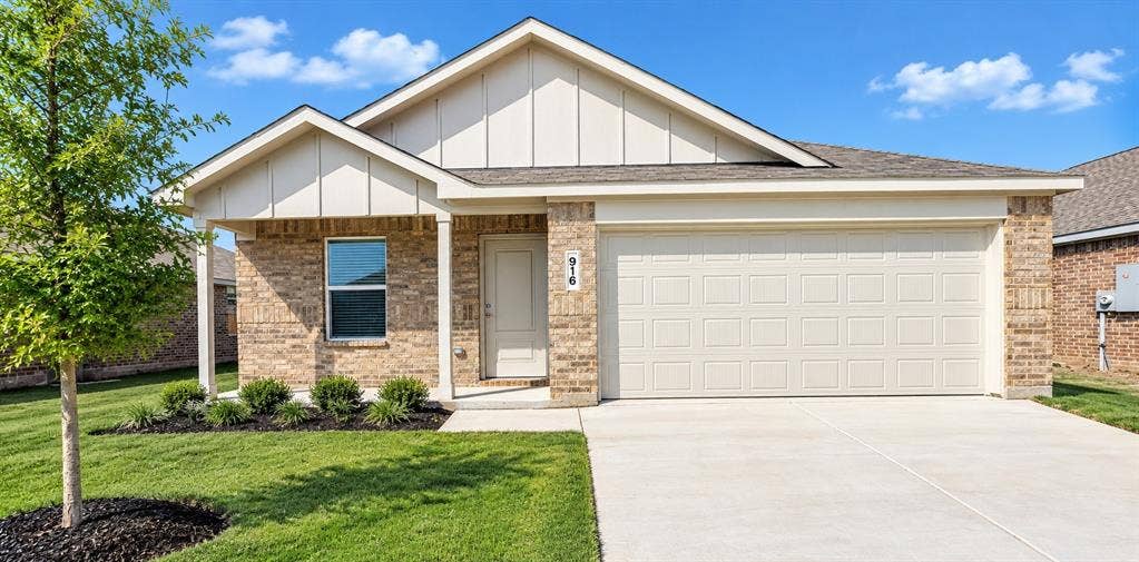 916 Prestonwood Lane, Keene, TX 76031 916 Prestonwood Lane, Keene, TX 76031