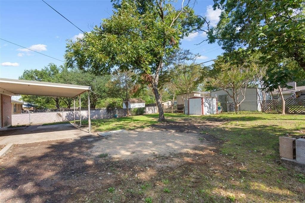 1319 Royal Oaks Drive, Waco, TX 76710 1319 Royal Oaks Drive, Waco, TX 76710