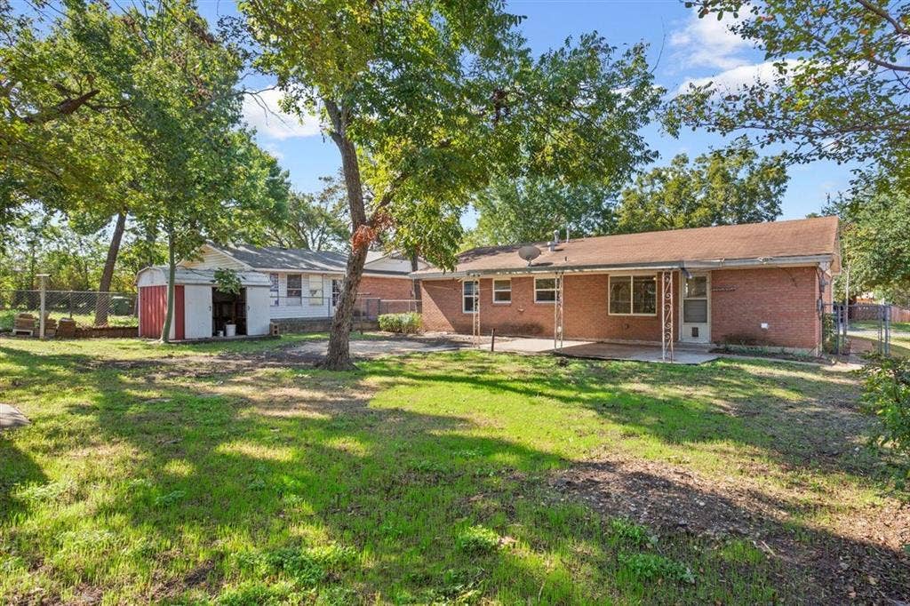 1319 Royal Oaks Drive, Waco, TX 76710 1319 Royal Oaks Drive, Waco, TX 76710
