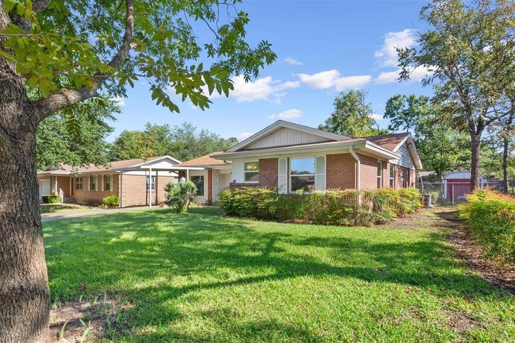 1319 Royal Oaks Drive, Waco, TX 76710 1319 Royal Oaks Drive, Waco, TX 76710
