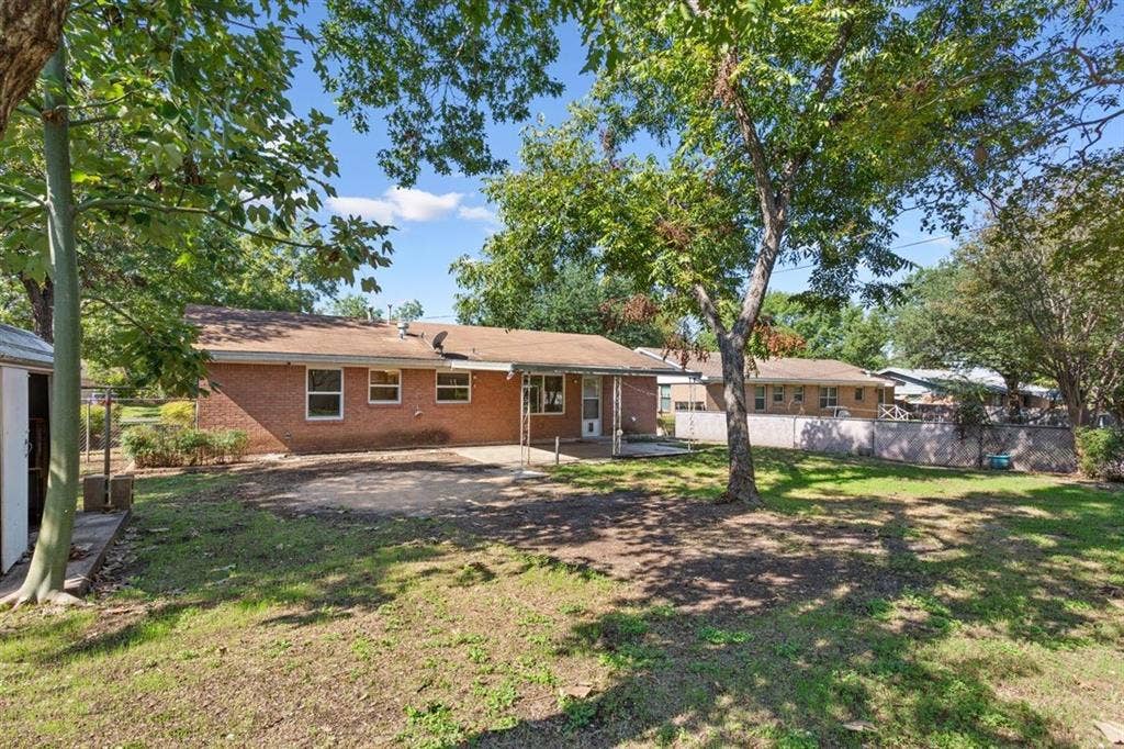 1319 Royal Oaks Drive, Waco, TX 76710 1319 Royal Oaks Drive, Waco, TX 76710