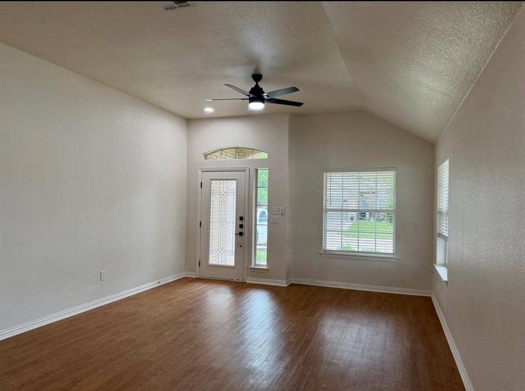 1001 Roberts Bend, Granbury, TX 76048 1001 Roberts Bend, Granbury, TX 76048
