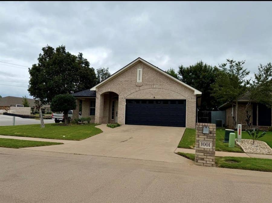 Property photo for 1001 Roberts Bend, Granbury, TX