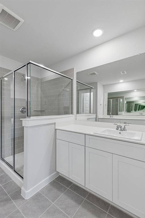 2304 Warm Glow Way, Princeton, TX 75407 Primary Bathroom in the Harrison home plan – REPRESENTATIVE PHOTO