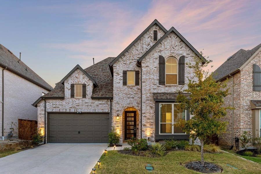 Property photo for 2008 Braided Mane Avenue, Aubrey, TX
