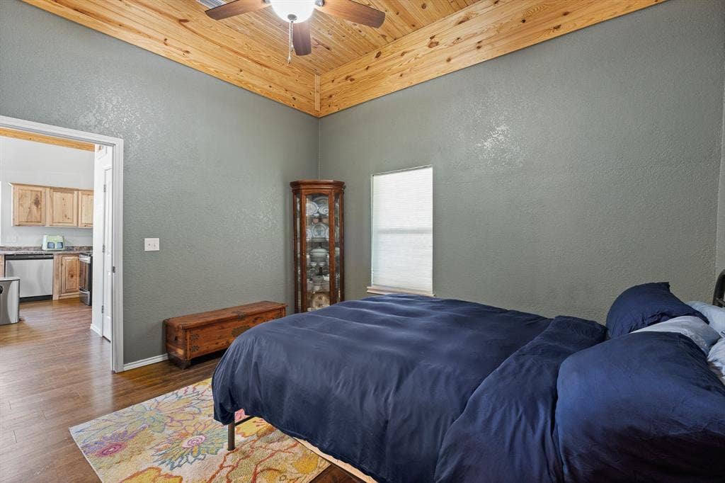 209 E Allen Avenue, Godley, TX 76044 209 E Allen Avenue, Godley, TX 76044