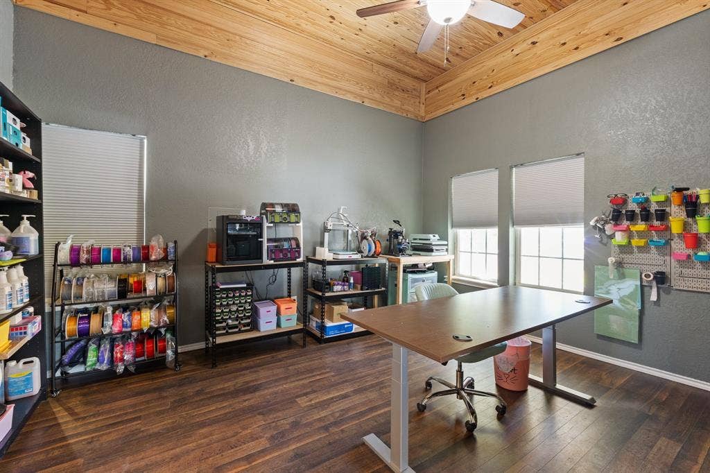 209 E Allen Avenue, Godley, TX 76044 209 E Allen Avenue, Godley, TX 76044