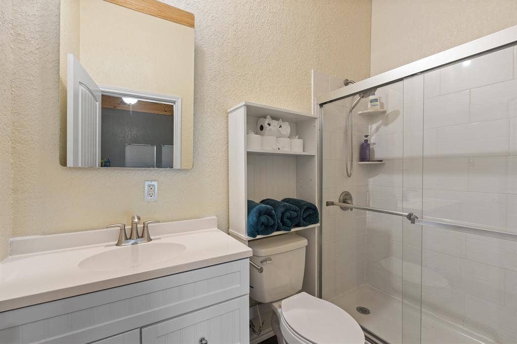 209 E Allen Avenue, Godley, TX 76044 209 E Allen Avenue, Godley, TX 76044