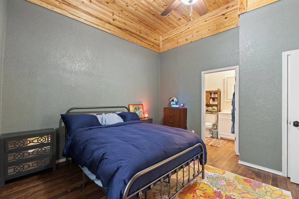 209 E Allen Avenue, Godley, TX 76044 209 E Allen Avenue, Godley, TX 76044