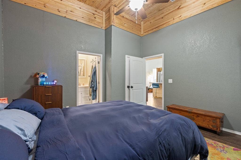209 E Allen Avenue, Godley, TX 76044 209 E Allen Avenue, Godley, TX 76044