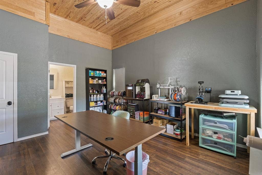 209 E Allen Avenue, Godley, TX 76044 209 E Allen Avenue, Godley, TX 76044