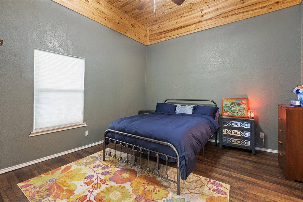209 E Allen Avenue, Godley, TX 76044 209 E Allen Avenue, Godley, TX 76044