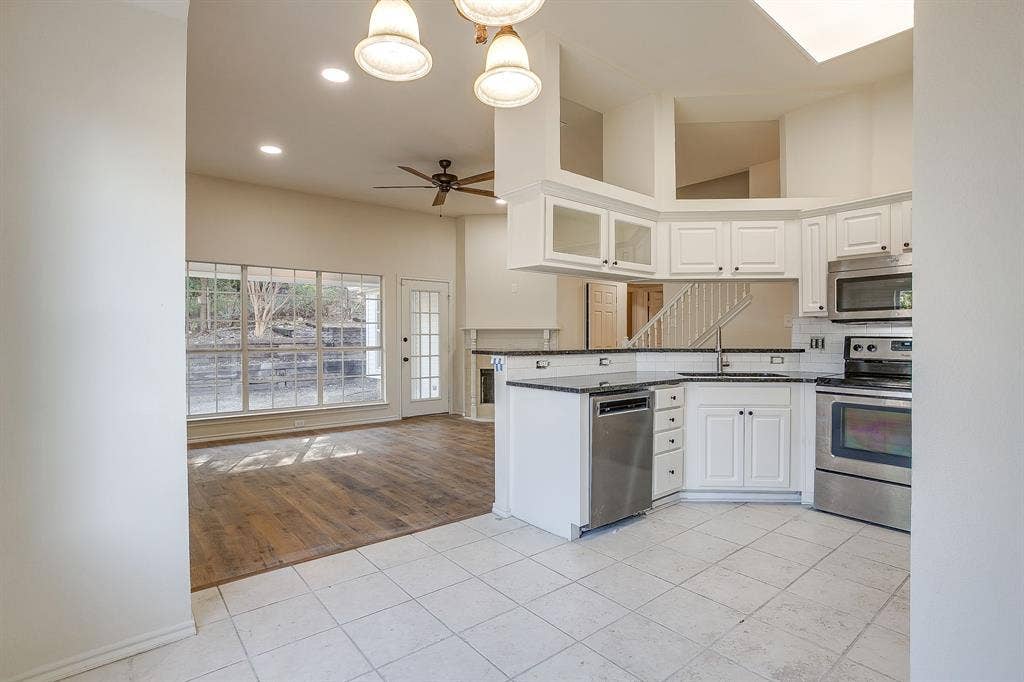 1502 Shadow Run, Weatherford, TX 76086