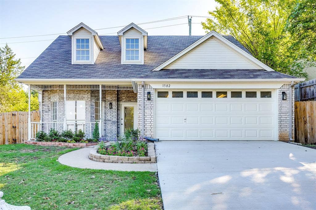 1502 Shadow Run, Weatherford, TX 76086
