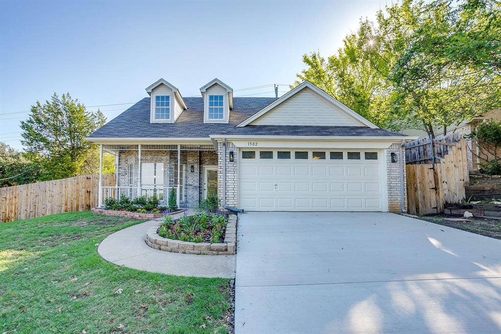 1502 Shadow Run, Weatherford, TX 76086