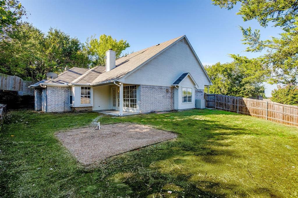 1502 Shadow Run, Weatherford, TX 76086