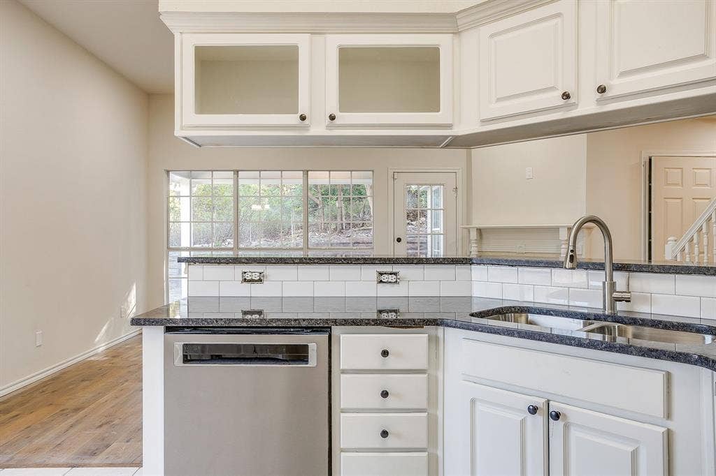 1502 Shadow Run, Weatherford, TX 76086