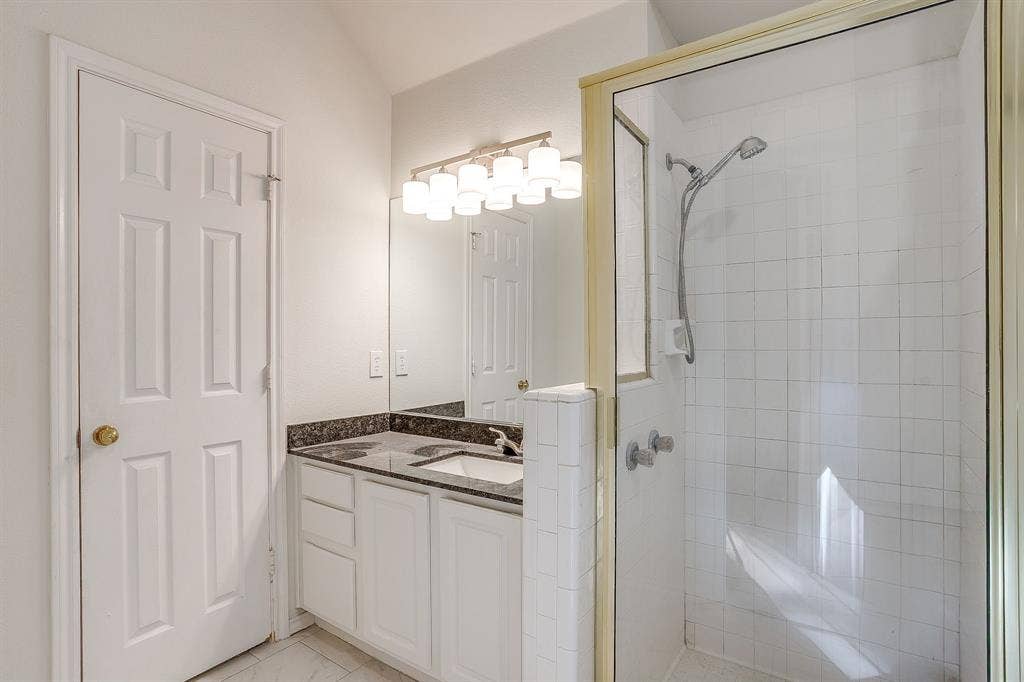 1502 Shadow Run, Weatherford, TX 76086