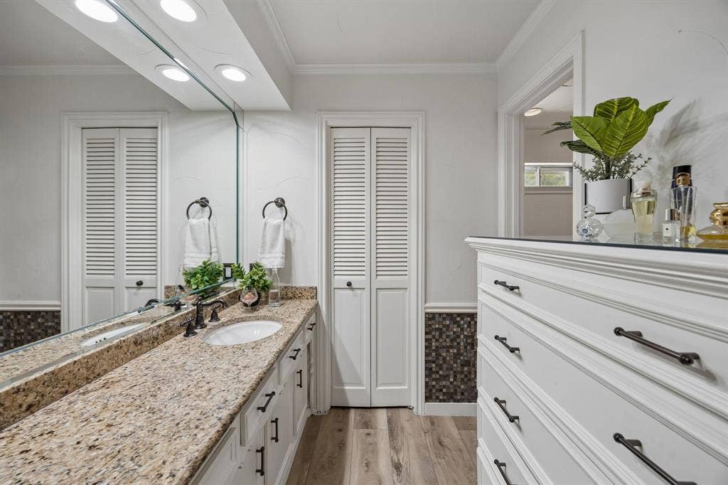 4333 Echo Glen Drive, Dallas, TX 75244