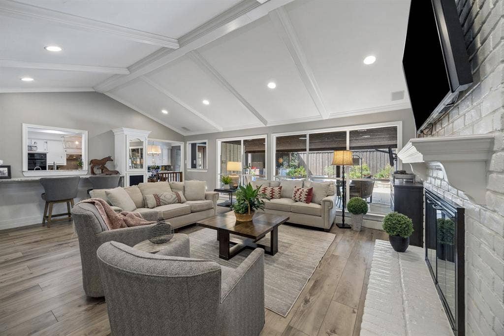 4333 Echo Glen Drive, Dallas, TX 75244