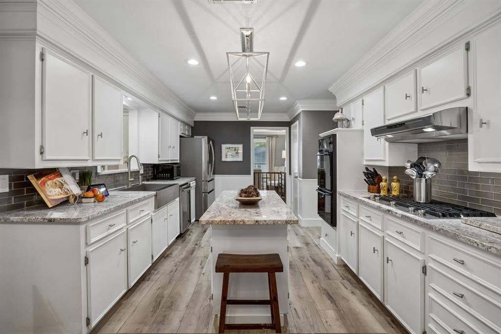 4333 Echo Glen Drive, Dallas, TX 75244