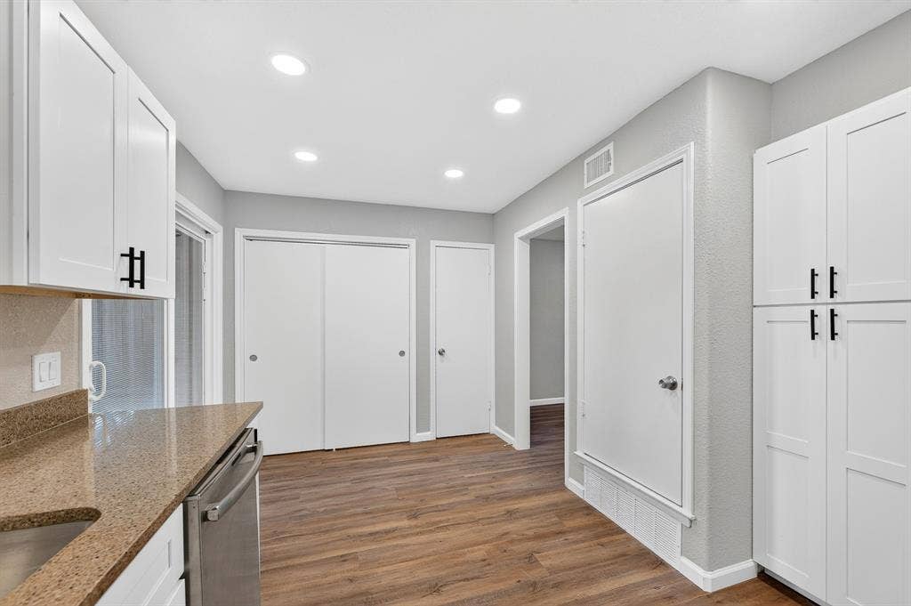 1002 Hickory Street, Irving, TX 75060