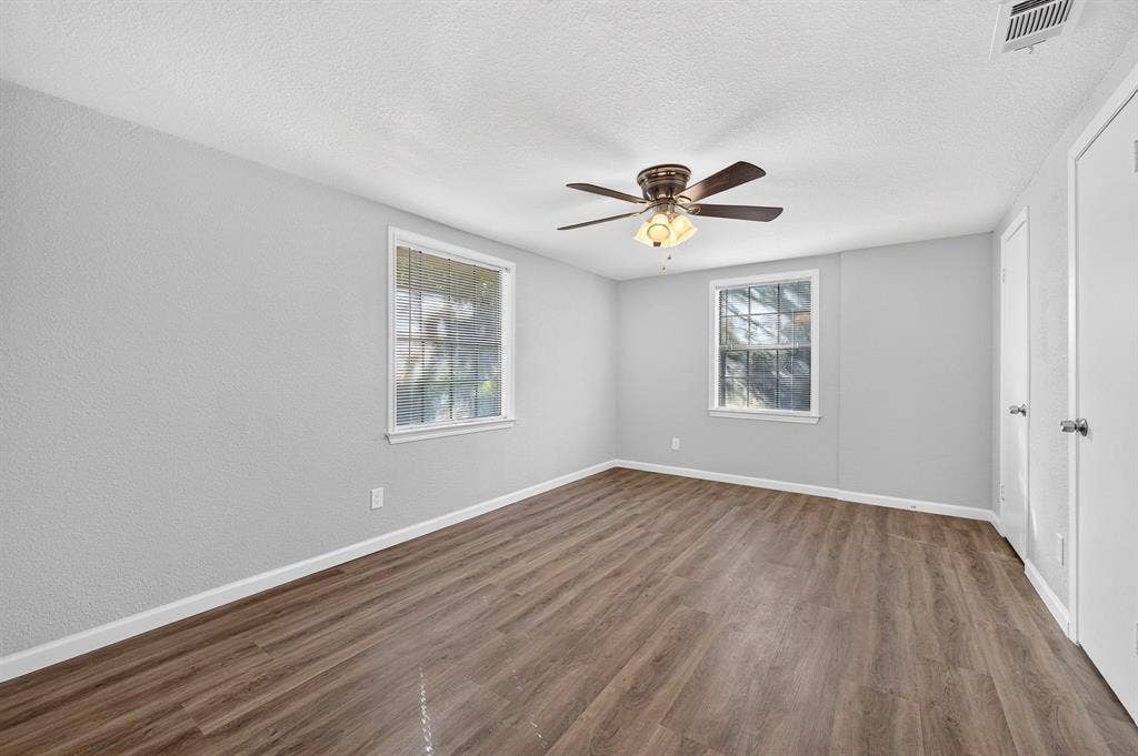 1002 Hickory Street, Irving, TX 75060