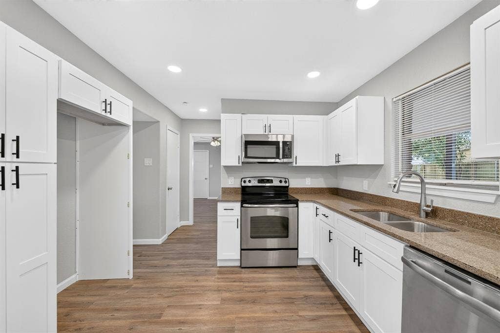 1002 Hickory Street, Irving, TX 75060