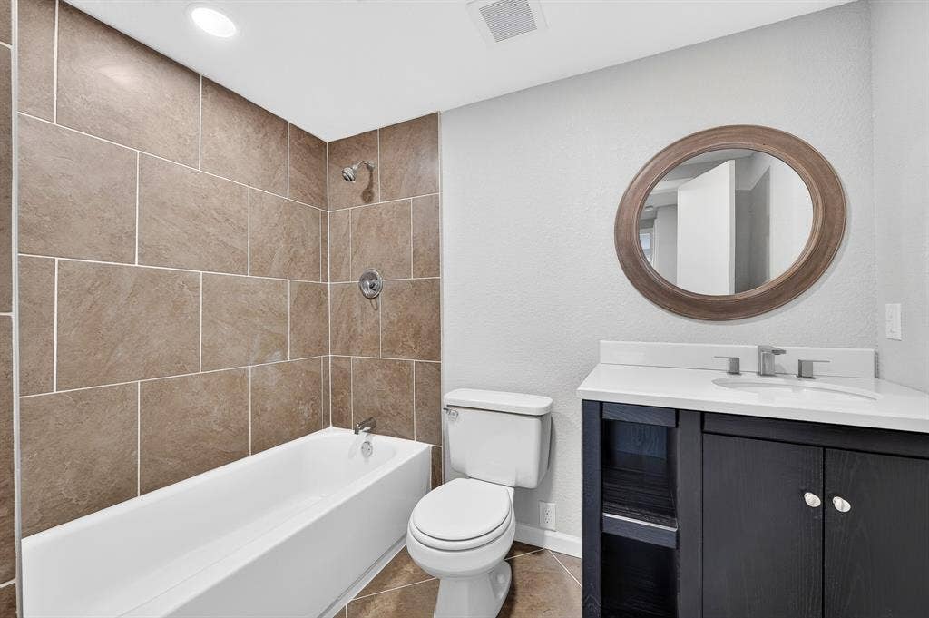 1002 Hickory Street, Irving, TX 75060