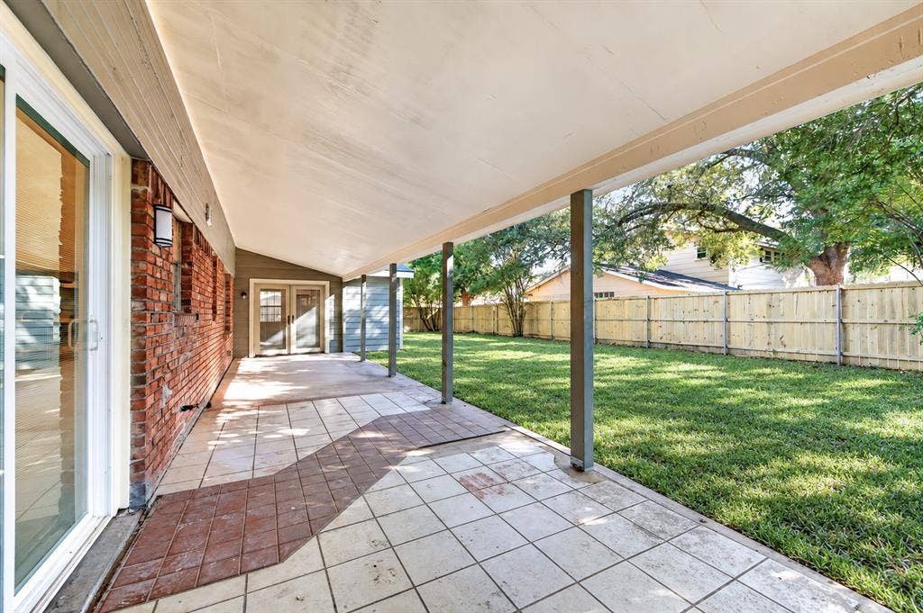 1002 Hickory Street, Irving, TX 75060