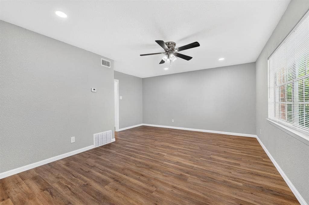 1002 Hickory Street, Irving, TX 75060