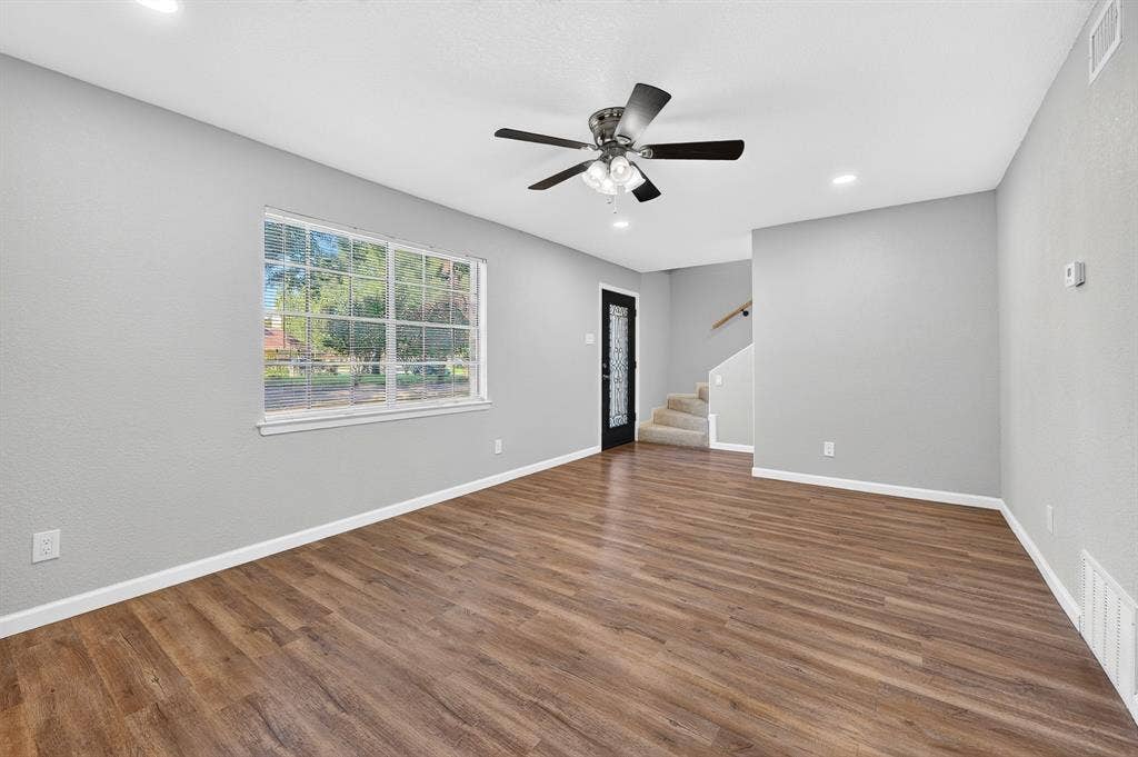 1002 Hickory Street, Irving, TX 75060