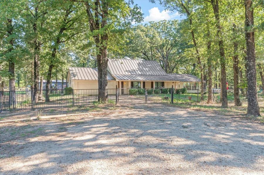 Property photo for 753 Vz County Road 3617, Edgewood, TX