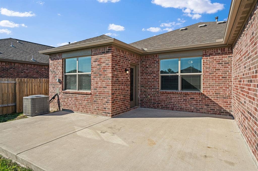 409 Harbor Oaks Drive, Anna, TX 75409