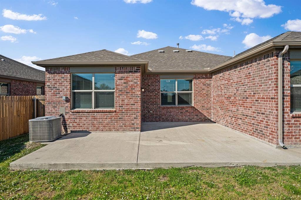 409 Harbor Oaks Drive, Anna, TX 75409