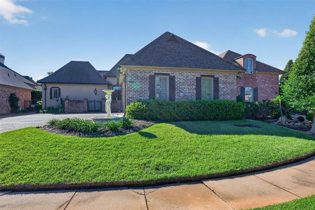 103 Calais Court, Bossier City, LA 71111