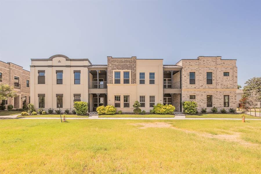 Property photo for 305 Sunset Lane, #104, Fort Worth, TX