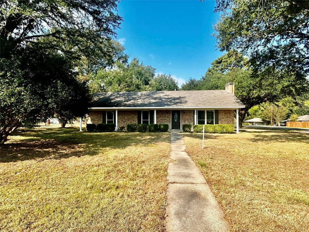 Front Yard/Home